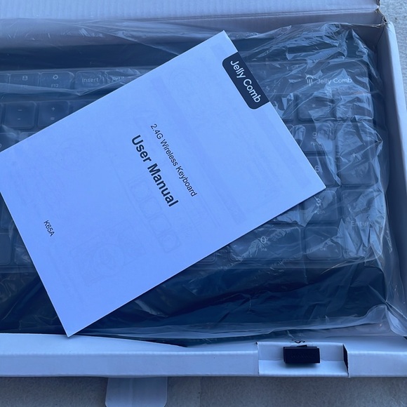 Jelly Comb Wireless Computer Keyboard - Picture 3 of 3